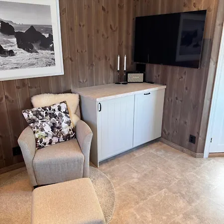 Fjord With Panoramic View & Private Balcony 아파트 *