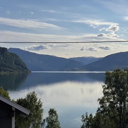 Apartamento Fjord With Panoramic View & Private Balcony Luster