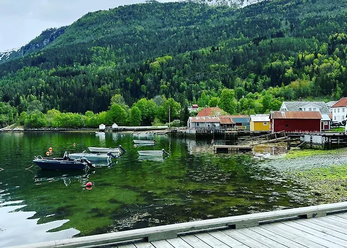 Fjord With Panoramic View & Private Balcony Apartamento Luster