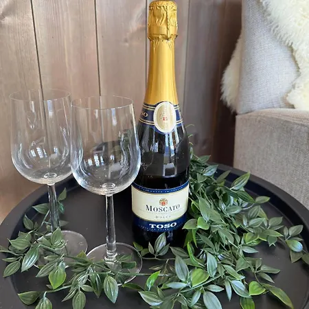 Fjord With Panoramic View & Private Balcony Appartamento