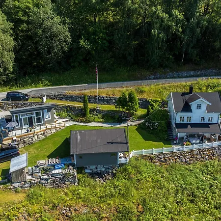 Fjord With Panoramic View & Private Balcony Appartamento Luster